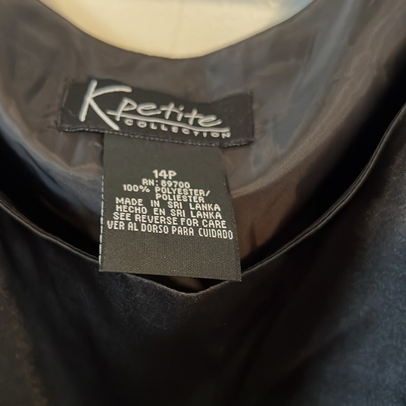 K Collextion sleeveless top for women with built in lining. Size 14P - Picture 4 of 5